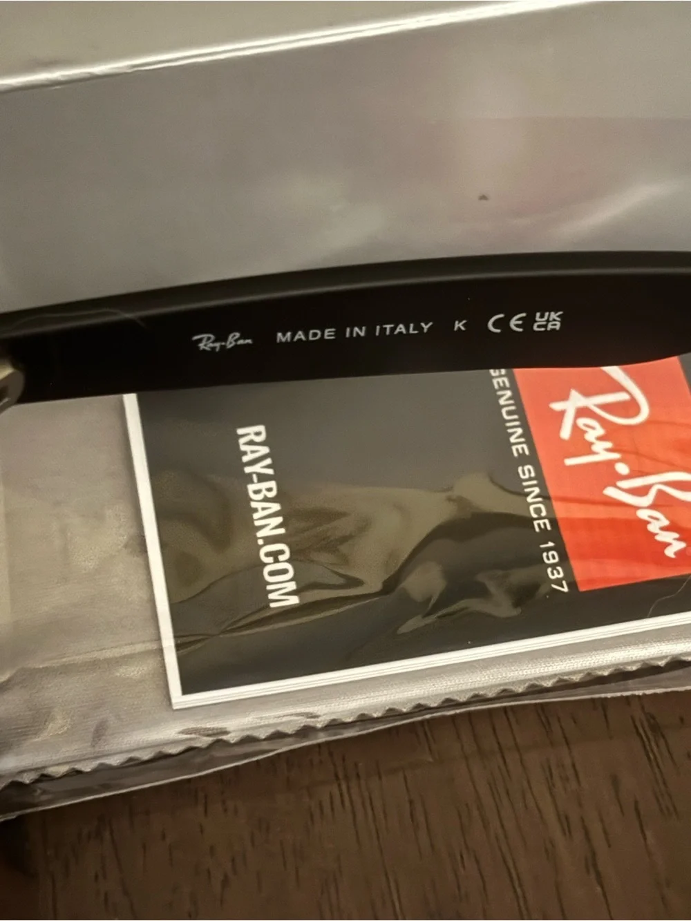 BNIB Raybans RB2132 black wayfarer
